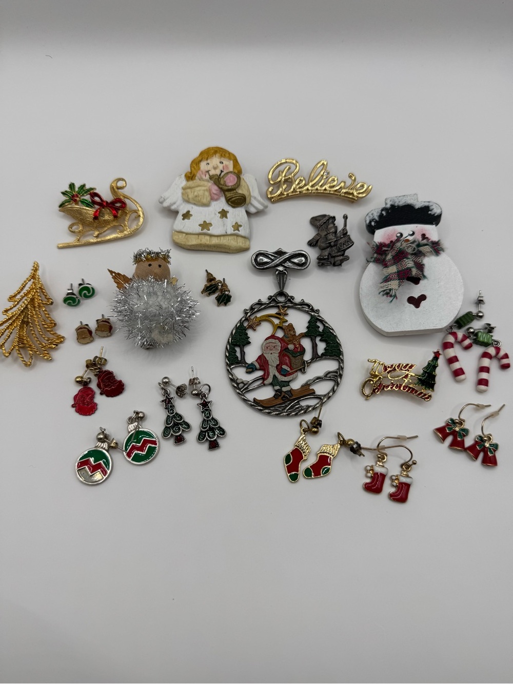 Vintage Christmas Jewelry Lot 19 Pc Brooch Pins Earrings Santa Angel Tree
